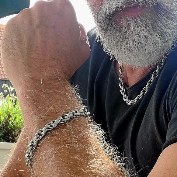 Edelstahlarmband-halskette-Herren-sling-silber-getragen-wavepirate-shop-es