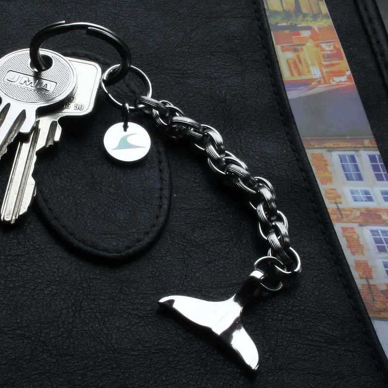 Herren-edelstahl-schluesselanhaenger-damen-moby-wal-silber-kette-detail-wavepirate-shop-kces