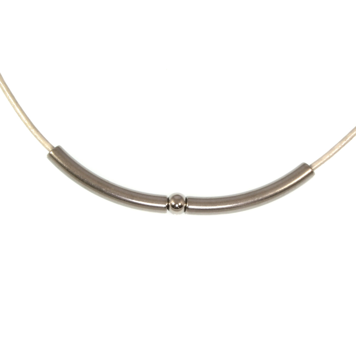 Leder-halskette-Damen-dot-silber-riemen-massiv-Edelstahlverschluss-detail-wavepirate-shop-r