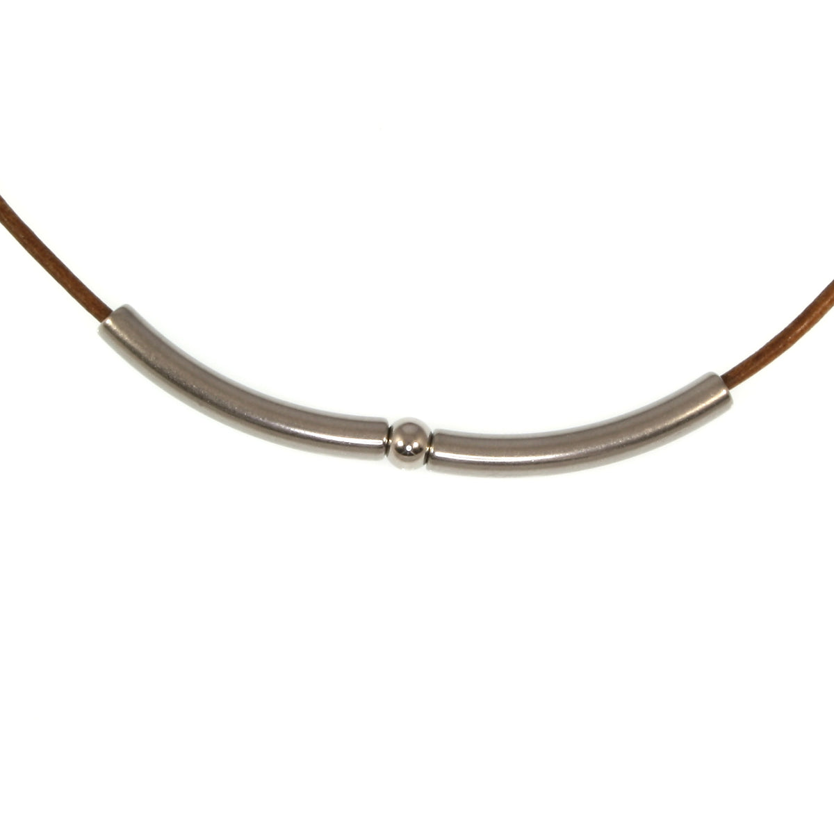 Leder-halskette-Damen-dot-cognac-riemen-massiv-Edelstahlverschluss-detail-wavepirate-shop-r