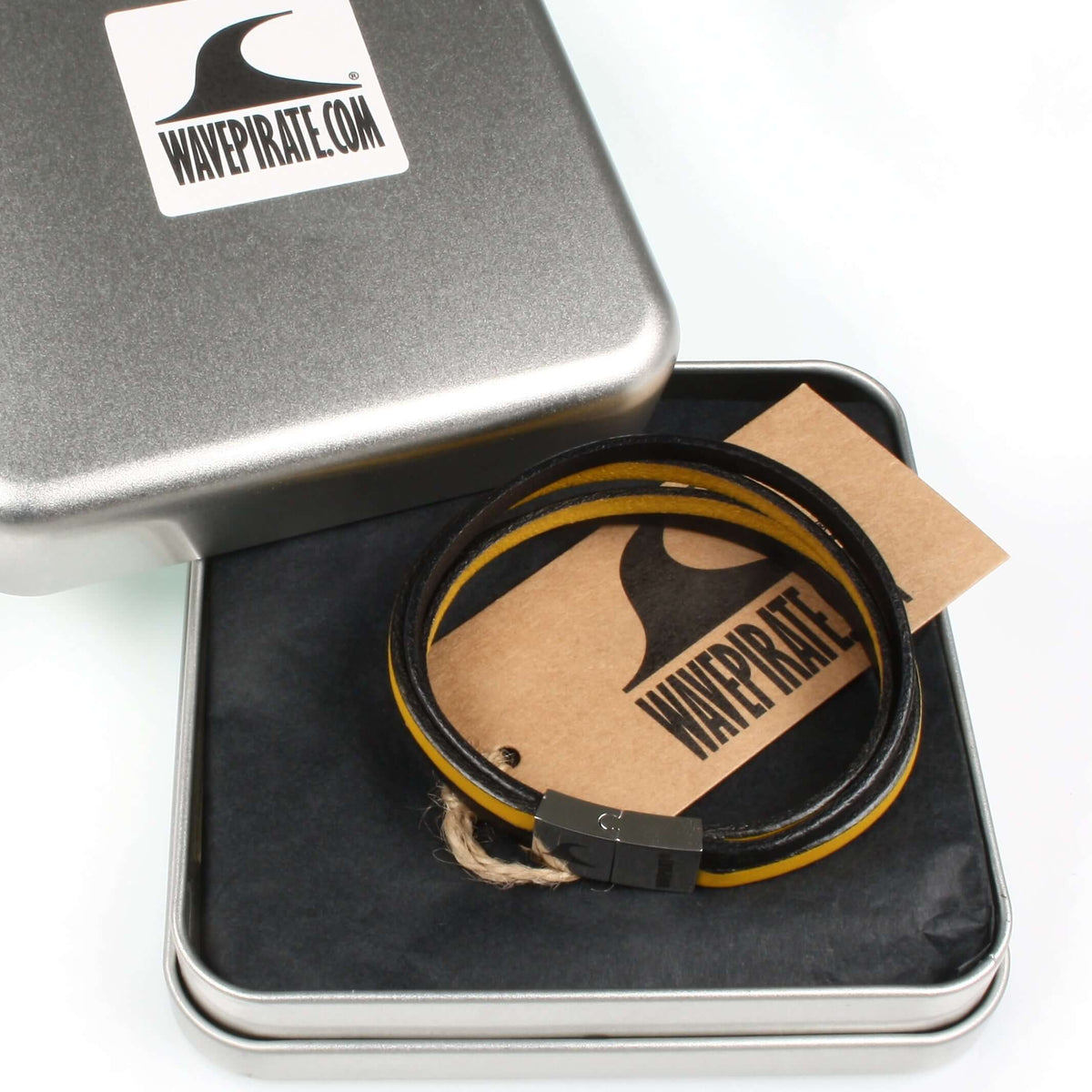 Herren-Leder-Armband-Twist-schwarz-gelb-flach-Edelstahlverschluss-geschenkbox-wavepirate-shop