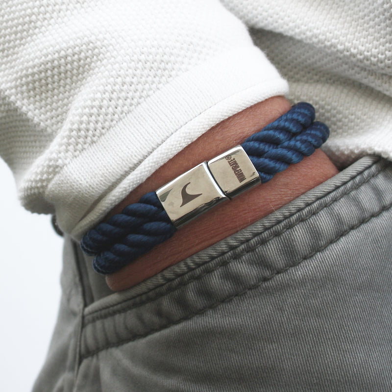 Segeltau-Armband-Herren-Damen-Tarifa-koenigsblau-geflochten-Kordel-Edelstahlverschluss-getragen-wavepirate-shop-k