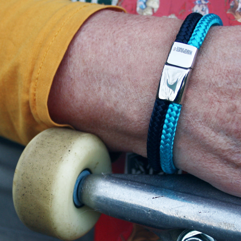 Segeltau-Armband-Herren-Damen-Tarifa-nachtblau-blau-2-geflochten-Edelstahlverschluss-getragen-wavepirate-shop-st