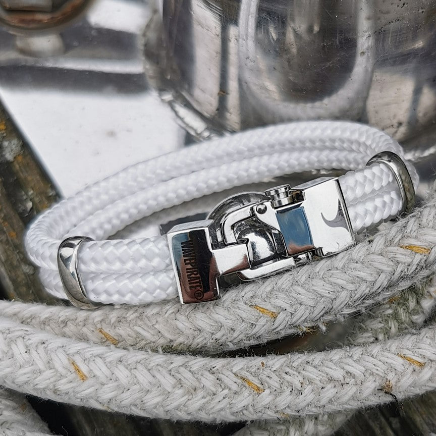 Segeltauarmband-Herren-Turn-weiss-geflochten-Edelstahlverschluss-detail1-wavepirate-shop-st