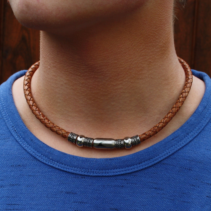 leder-halskette-Herren-damen-atoll-cognac-silber-geflochten-Edelstahlverschluss-getragen-wavepirate-shop-f