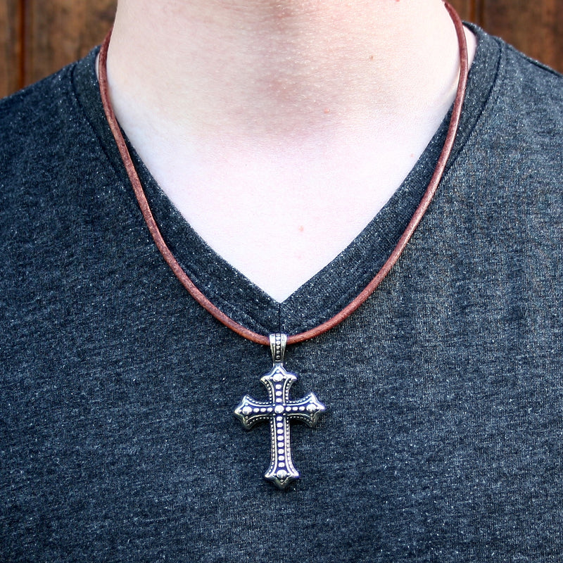 leder-halskette-Herren-damen-kreuz-cognac-riemen-massiv-Edelstahlverschluss-getragen-wavepirate-shop-r