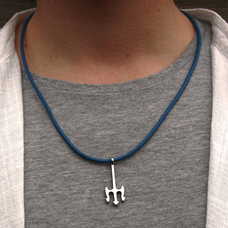 leder-halskette-Herren-damen-neptun-blau-riemen-massiv-Edelstahlverschluss-getragen-wavepirate-shop-r