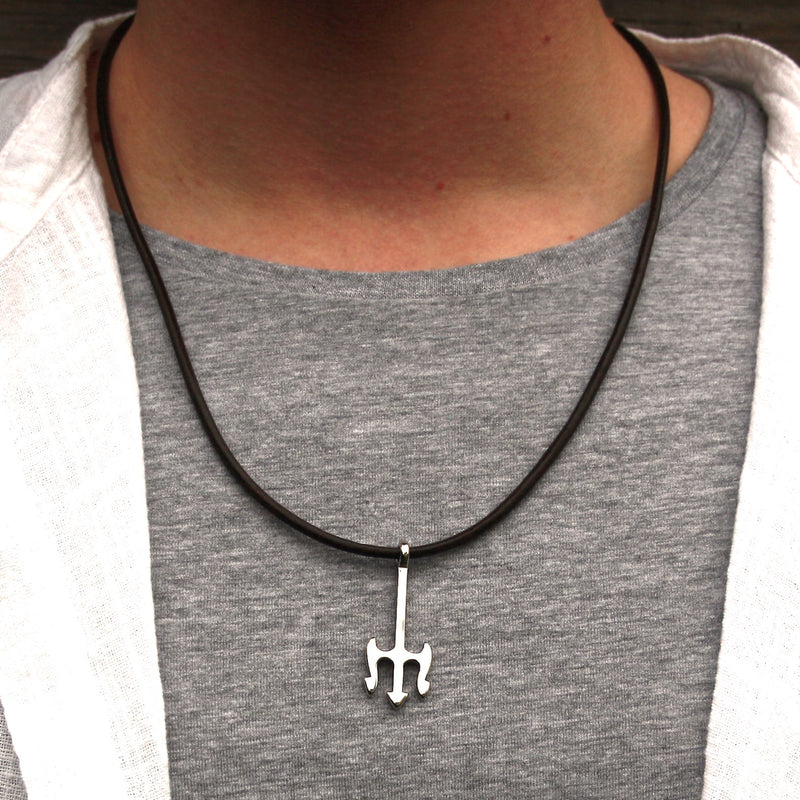 leder-halskette-Herren-damen-neptun-braun-riemen-massiv-Edelstahlverschluss-getragen-wavepirate-shop-r