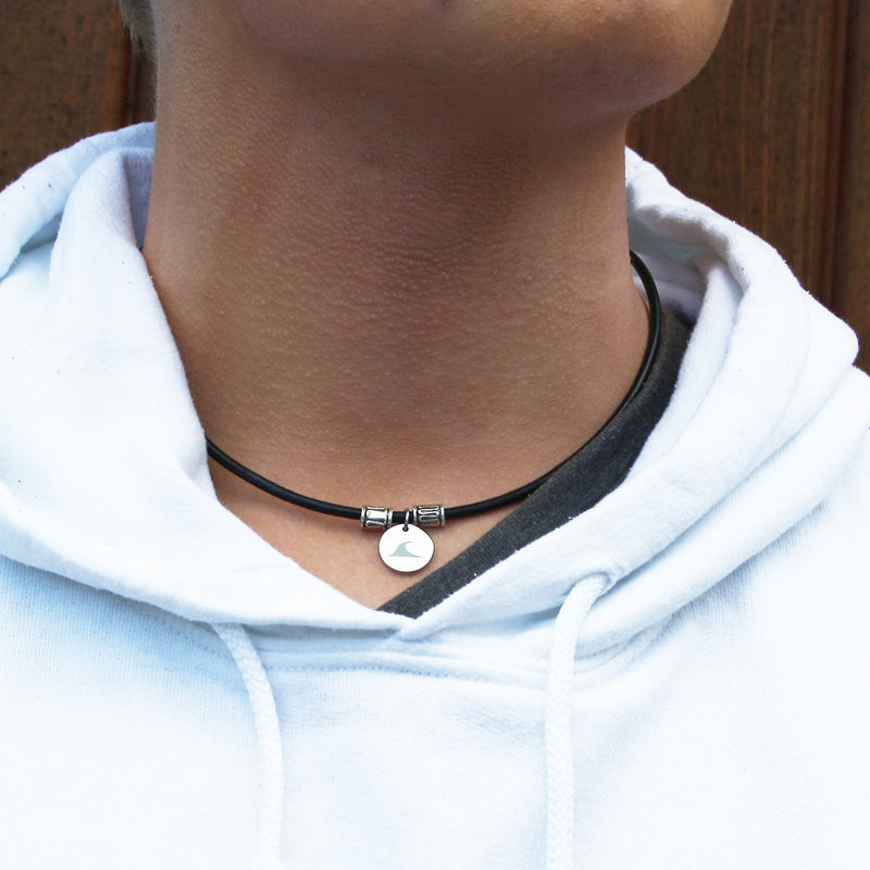 leder-halskette-Herren-damen-reef-schwarz-getragen-Edelstahlverschluss-massiv-wavepirate-shop-r