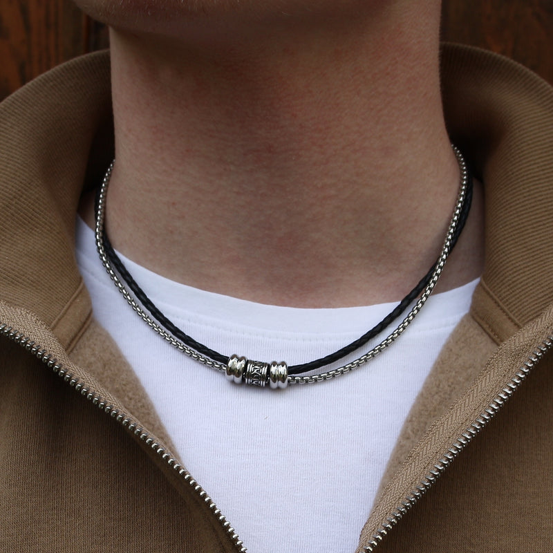 leder-halskette-herren-schwarz-edelstahl-les-geflochten-Edelstahlverschluss-getragen-wavepirate-shop-f