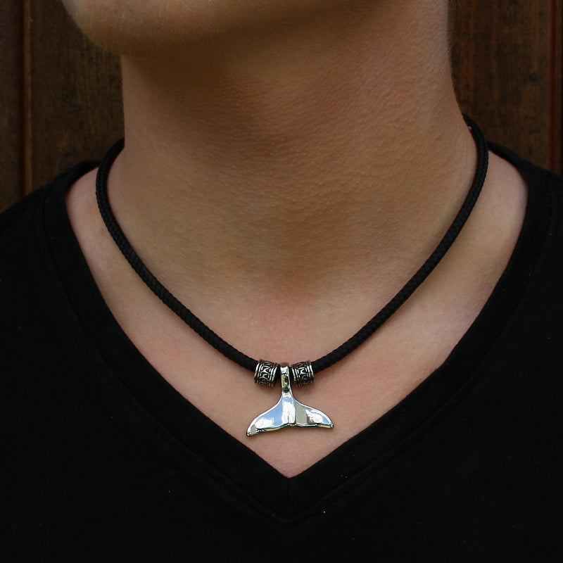 segeltau-halskette-Herren-damen-moby-wal-schwarz-geflochten-Edelstahlverschluss-getragen-wavepirate-shop-st