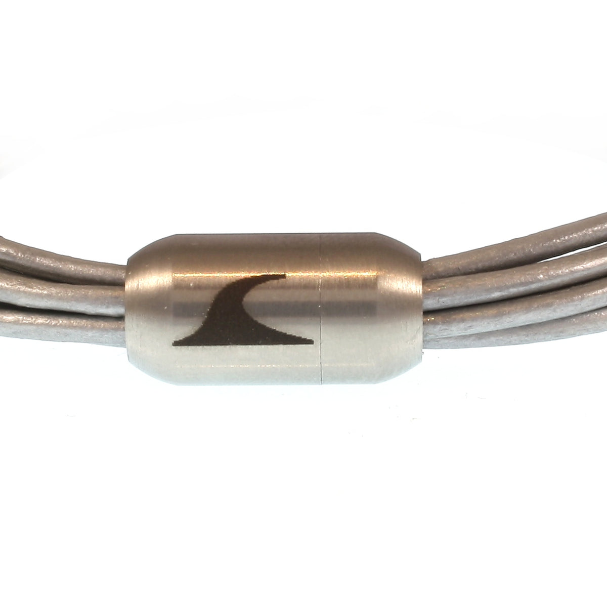 Damen-Leder-armband-fem2-silber-Edelstahlverschluss-detail-wavepirate-shop-r