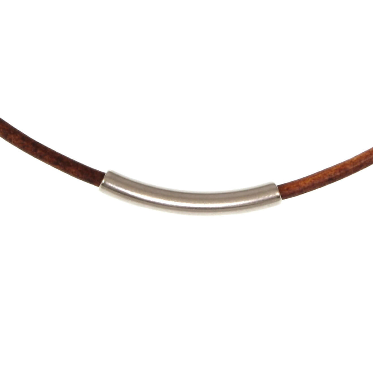 Damen-Leder-halskette-curve-Cognac-riemen-massiv-Edelstahlverschluss-detail-wavepirate-shop-r