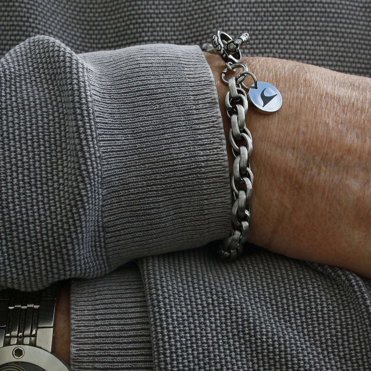 Edelstahlarmband-Herren-sling-silber-Knebelverschluss-getragen1-wavepirate-shop-es