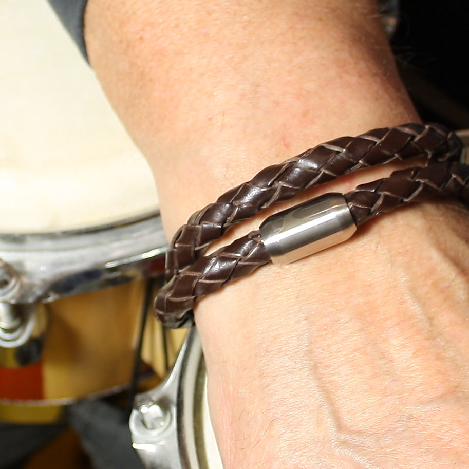Herren-Leder-Armband-Fuerte-Xl-braun-geflochten-Edelstahlverschluss-getragen-wavepirate-shop-f
