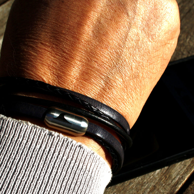 Herren-Leder-Armband-Mixed-schwarz-grau-rund-Edelstahlverschluss-getragen-wavepirate-shop-lf