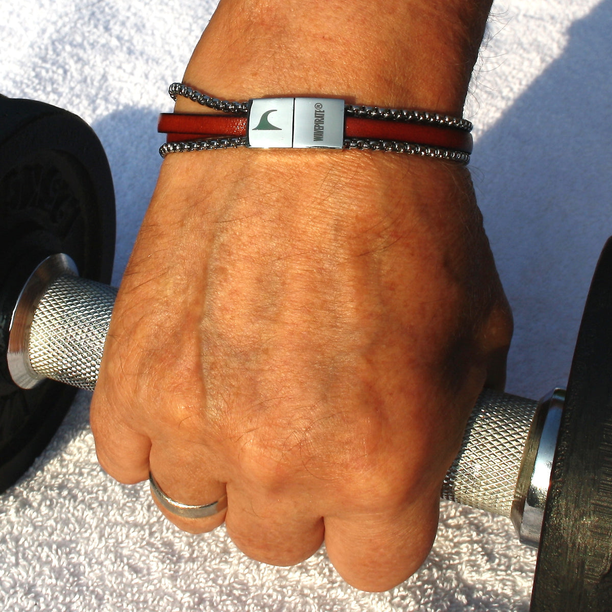 Herren-Leder-Armband-Rex-edelstahlkette-mahagoni-flach-Edelstahlverschluss-getragen-wavepirate-shop