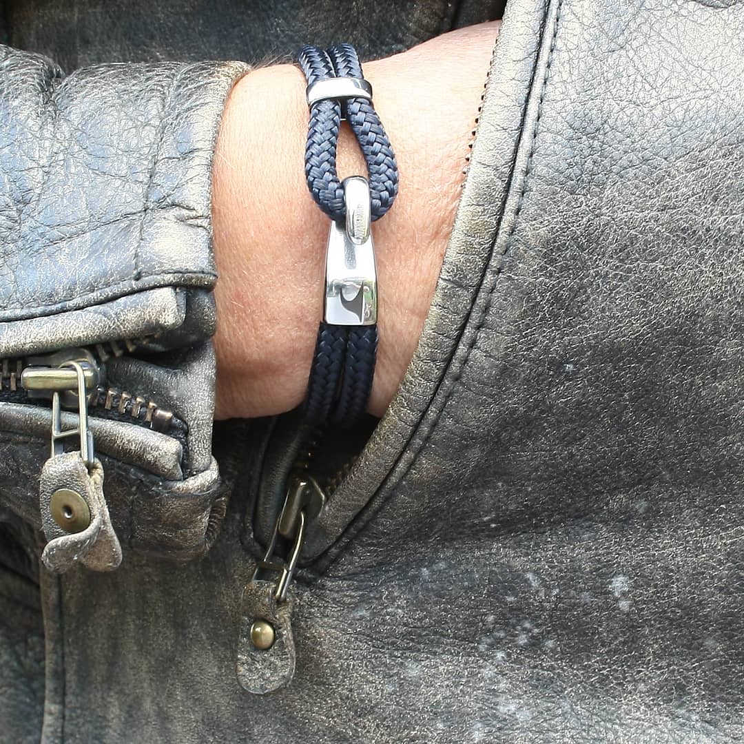 Herren-Segeltau-Armband-Peak-nachtblau-geflochten-Edelstahlverschluss-getragen-wavepirate-shop-st