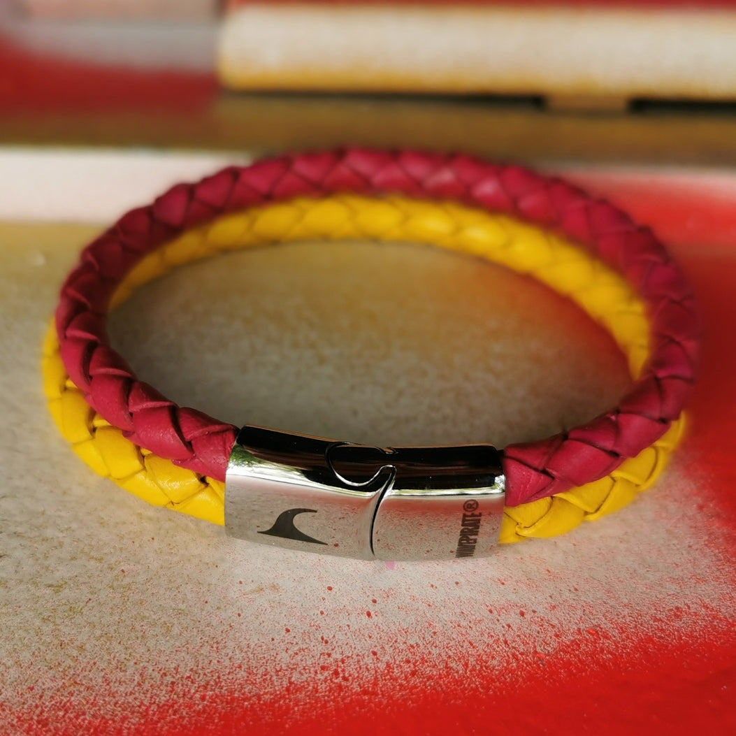 Herren-leder-armband-damen-swell-himmbeere-pink-gelb-geflochten-Edelstahlverschluss-detail-wavepirate-shop-mx