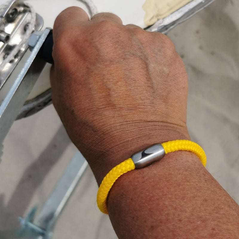 Herren-segeltau-armband-damen-sylt-gelb-silber-geflochten-Edelstahlverschluss-getragen-wavepirate-shop-st