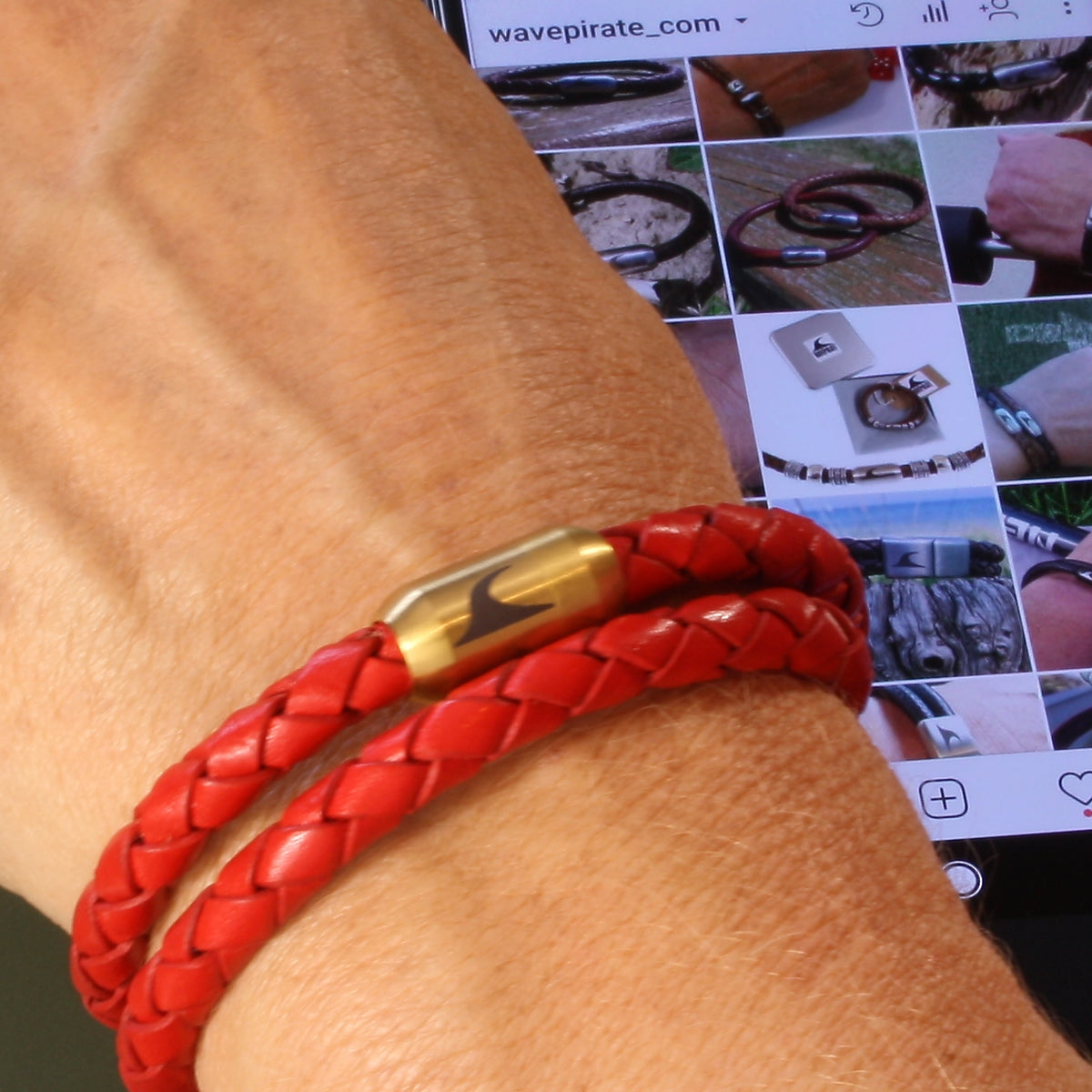Leder-Armband-Damen-hawaii-rot-gold-geflochten-Edelstahlverschluss-getragen-wavepirate-shop-f