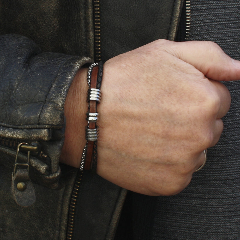 Leder-Armband-Edelstahlkette-Herren-Lex-Cognac-braun-geflochten-Edelstahlverschluss-getragen-wavepirate-shop-fr