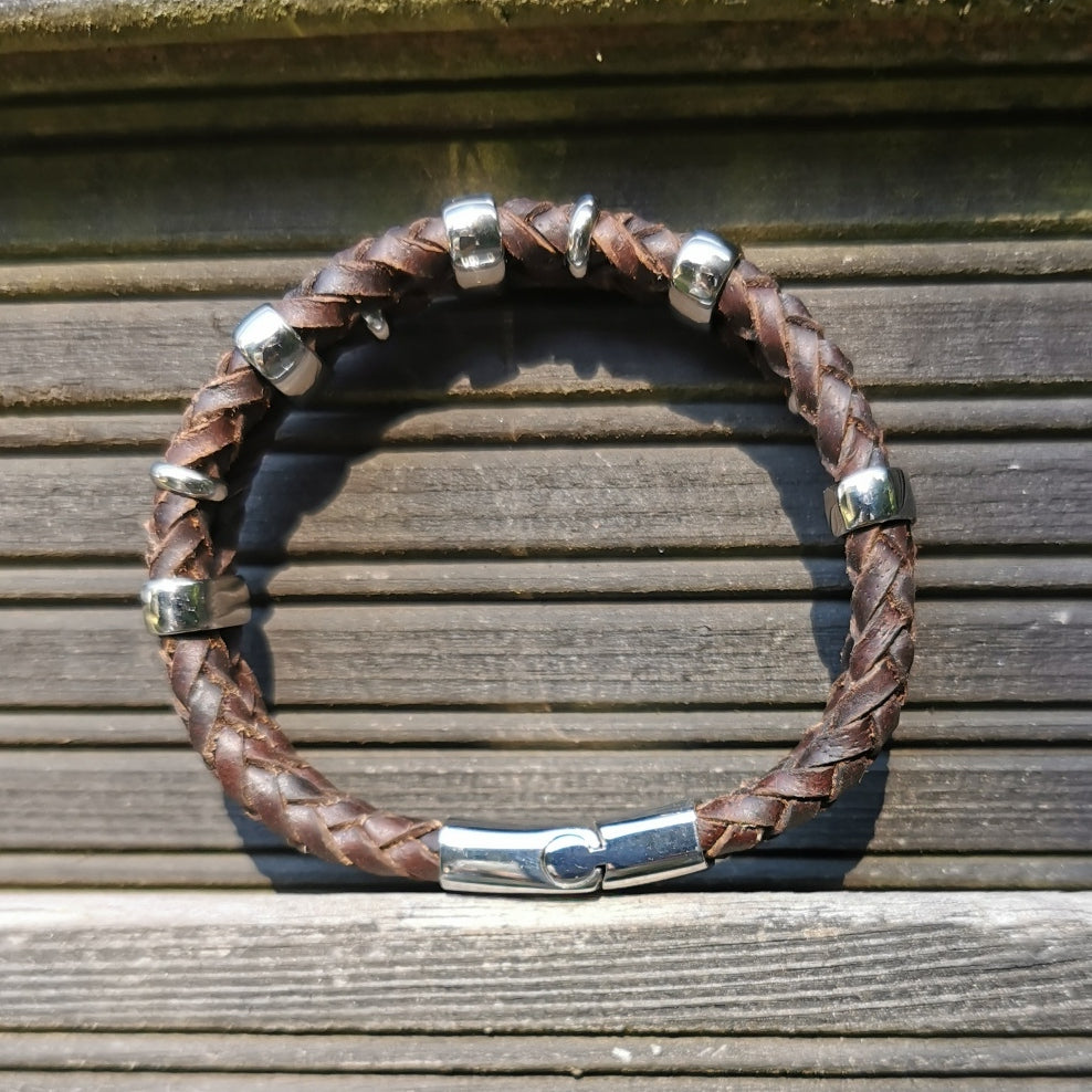 Leder-Armband-Herren-Afrika-braun-geflochten-Edelstahlverschluss-detail-wavepirate-shop-f