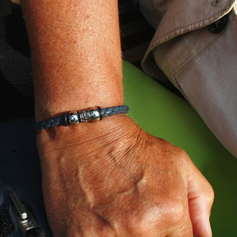 Leder-Armband-Herren-Damen-atoll-blau-geflochten-Edelstahlverschluss-getragen-wavepirate-shop-f
