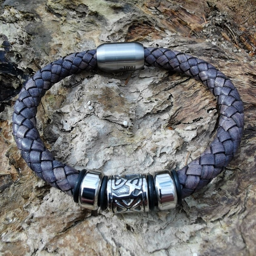 Leder-Armband-Herren-Fuerte-Shine-grau-geflochten-Edelstahlverschluss-detail-wavepirate-shop-f