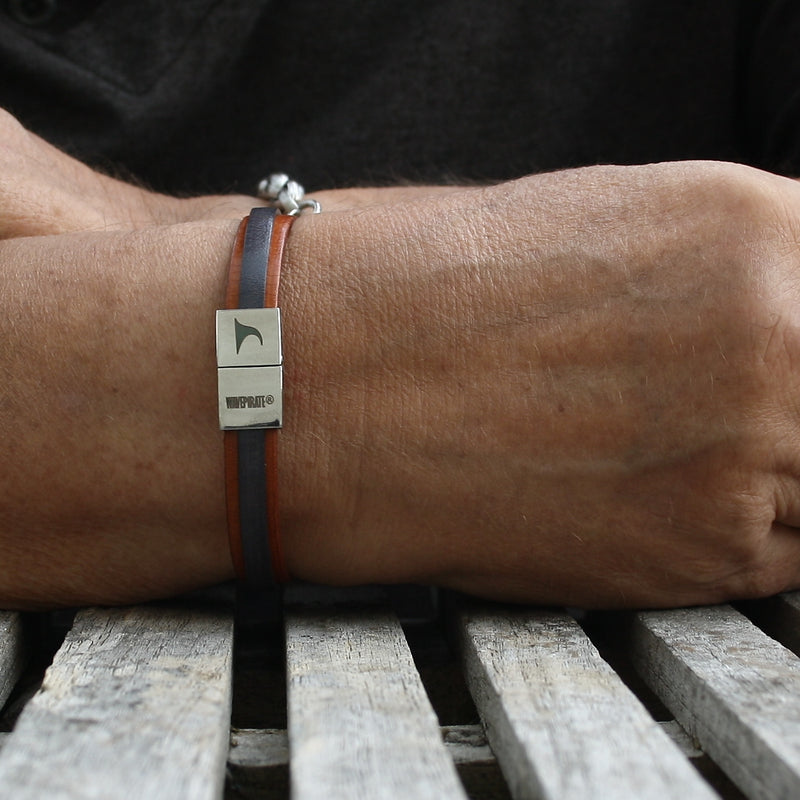Leder-Armband-Herren-Line-cognac-grau-flach-Edelstahlverschluss-getragen-wavepirate-shop
