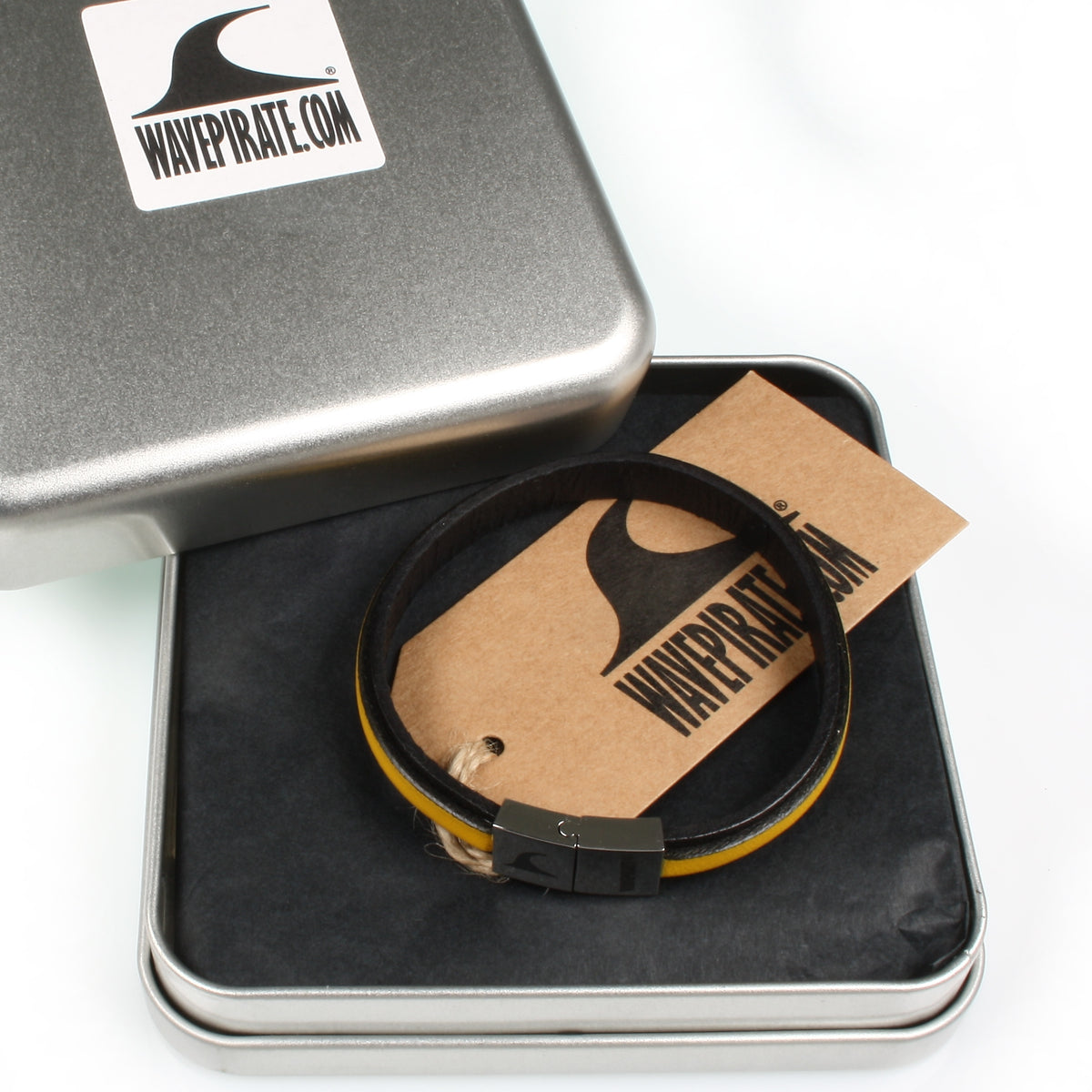 Leder-Armband-Herren-Line-schwarz-gelb-flach-Edelstahlverschluss-geschenkbox-wavepirate-shop