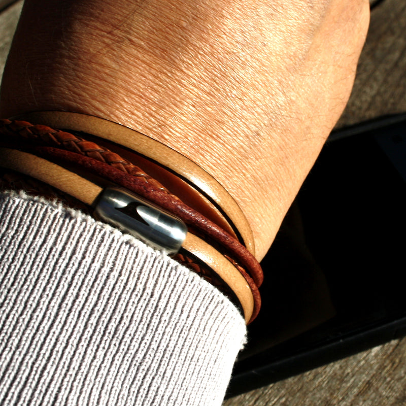 Leder-Armband-Herren-Mixed-cognac-elfenbein-rund-Edelstahlverschluss-getragen-wavepirate-shop-lf