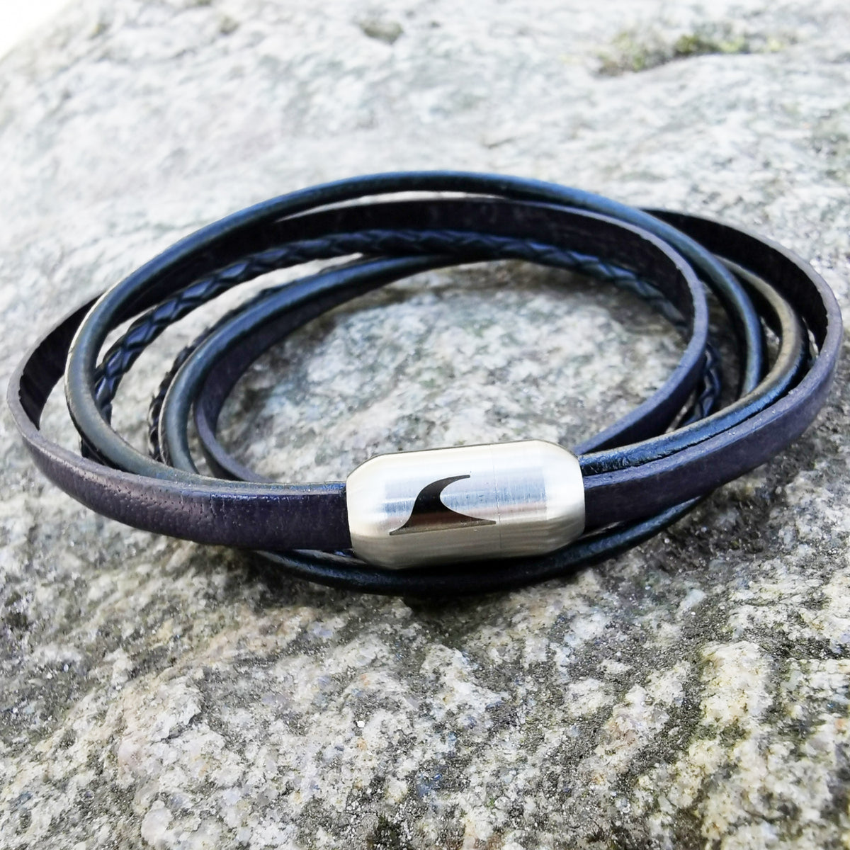 Leder-Armband-Herren-Mixed-schwarz-silber-rund-Edelstahlverschluss-detail-wavepirate-shop-lf