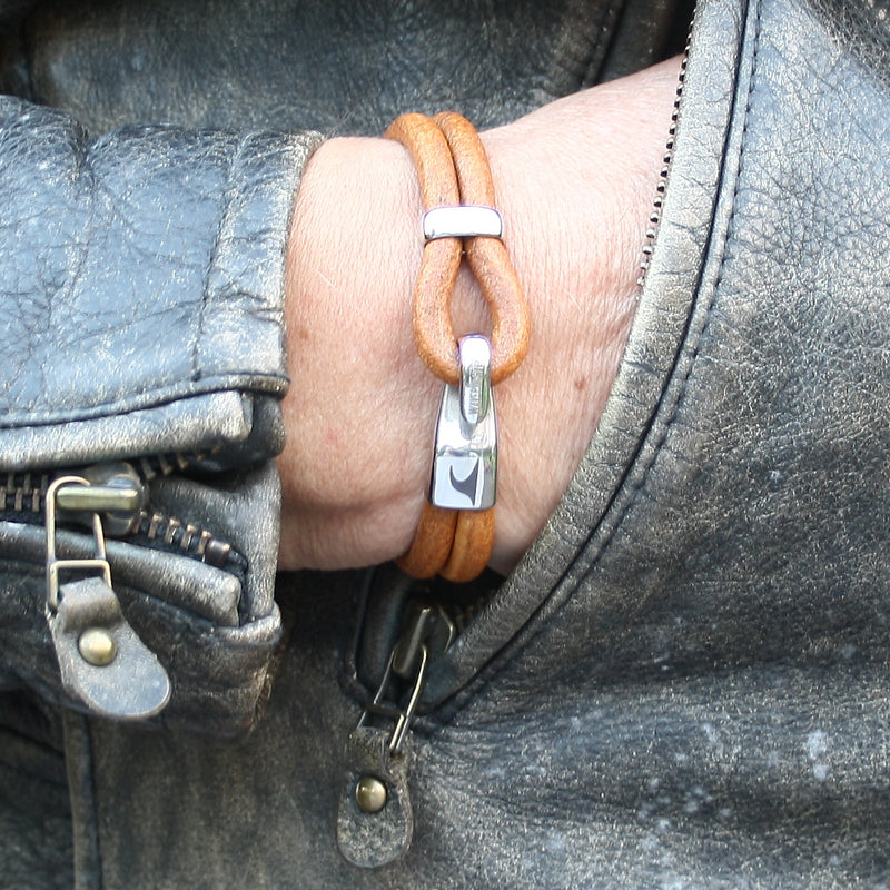 Leder-Armband-Herren-Peak-cognac-rund-Edelstahlverschluss-getragen-wavepirate-shop-r