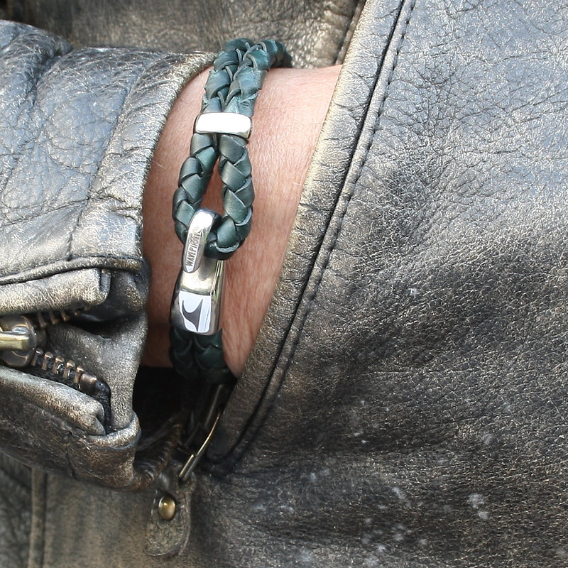 Leder-Armband-Herren-Peak-gruen-geflochten-Edelstahlverschluss-getragen-wavepirate-shop-f