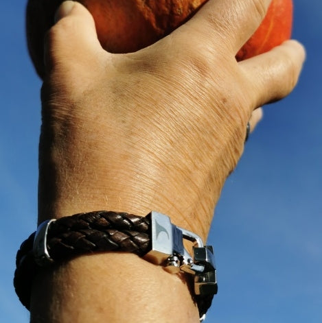 Leder-Armband-Herren-Turn-braun-geflochten-Edelstahlverschluss-detail-wavepirate-shop-f