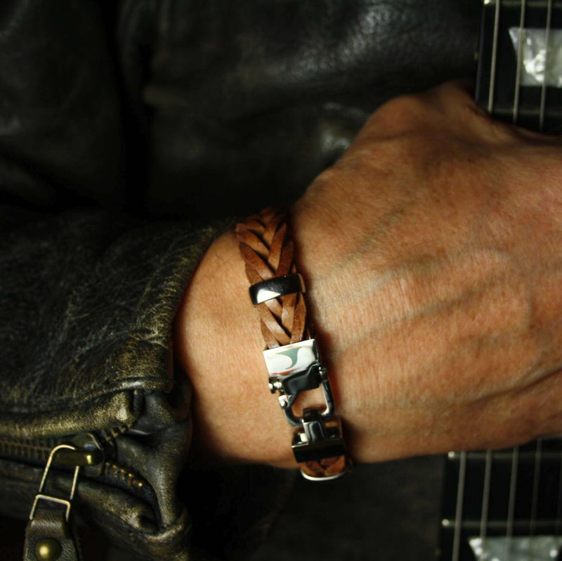Leder-Armband-Herren-Turn-cognac-geflochten-flach-Edelstahlverschluss-getragen-wavepirate-shop-f15