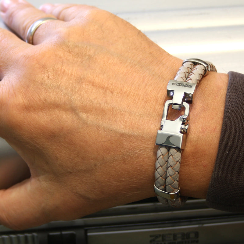 Leder-Armband-Herren-Turn-grau-geflochten-Edelstahlverschluss-getragen-wavepirate-shop-f