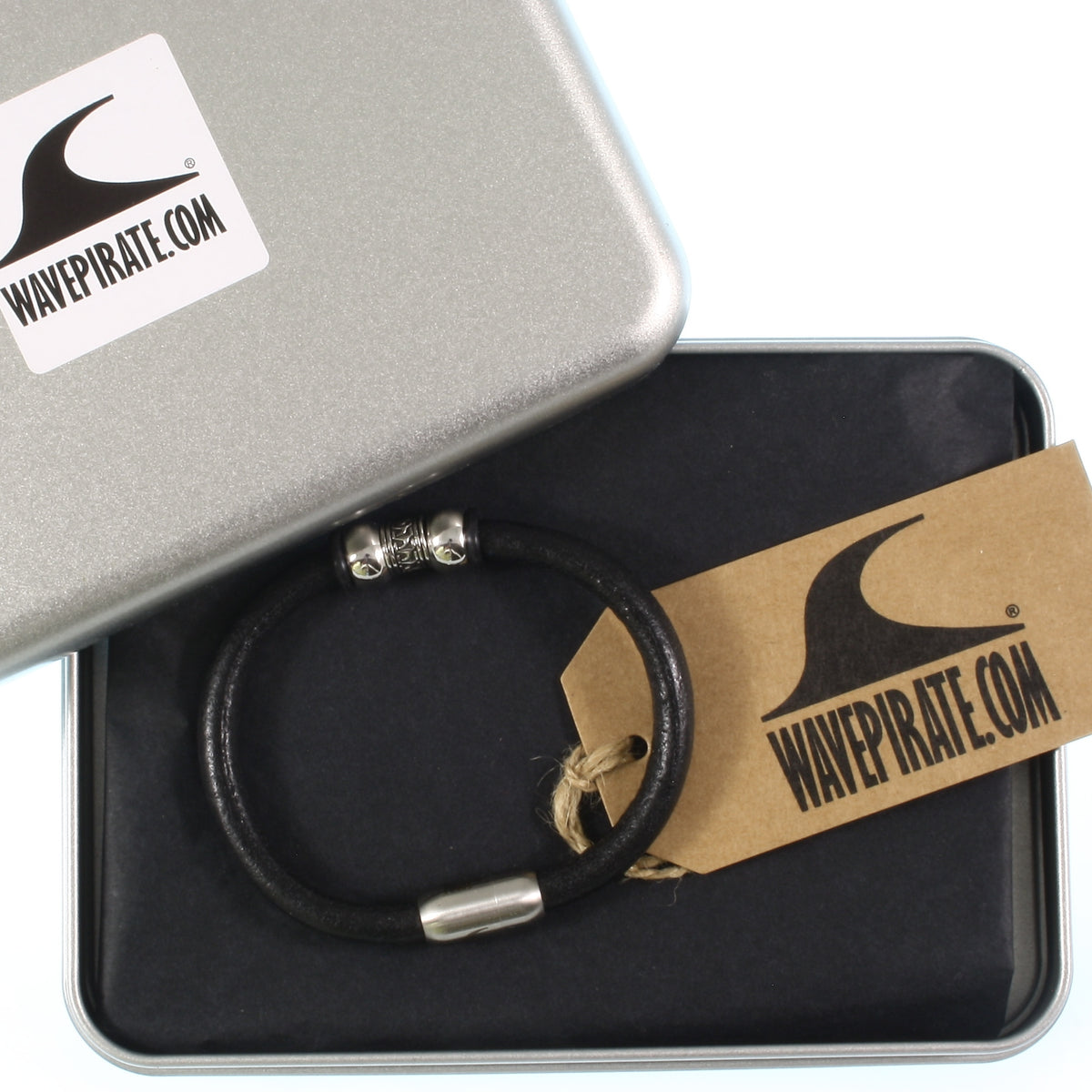 Leder-Armband-Herren-atoll-schwarz-silber-massiv-Edelstahlverschluss-geschenkverpackung-wavepirate-shop-r