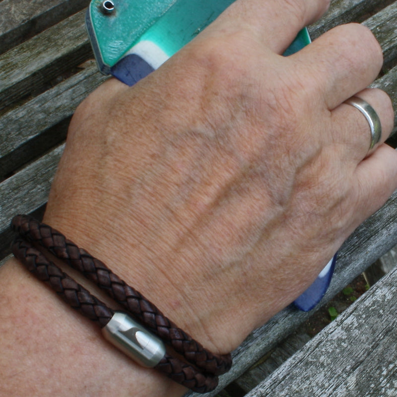 Leder-Armband-Herren-damen-hawaii-braun-geflochten-Edelstahlverschluss-getragen-wavepirate-shop-f