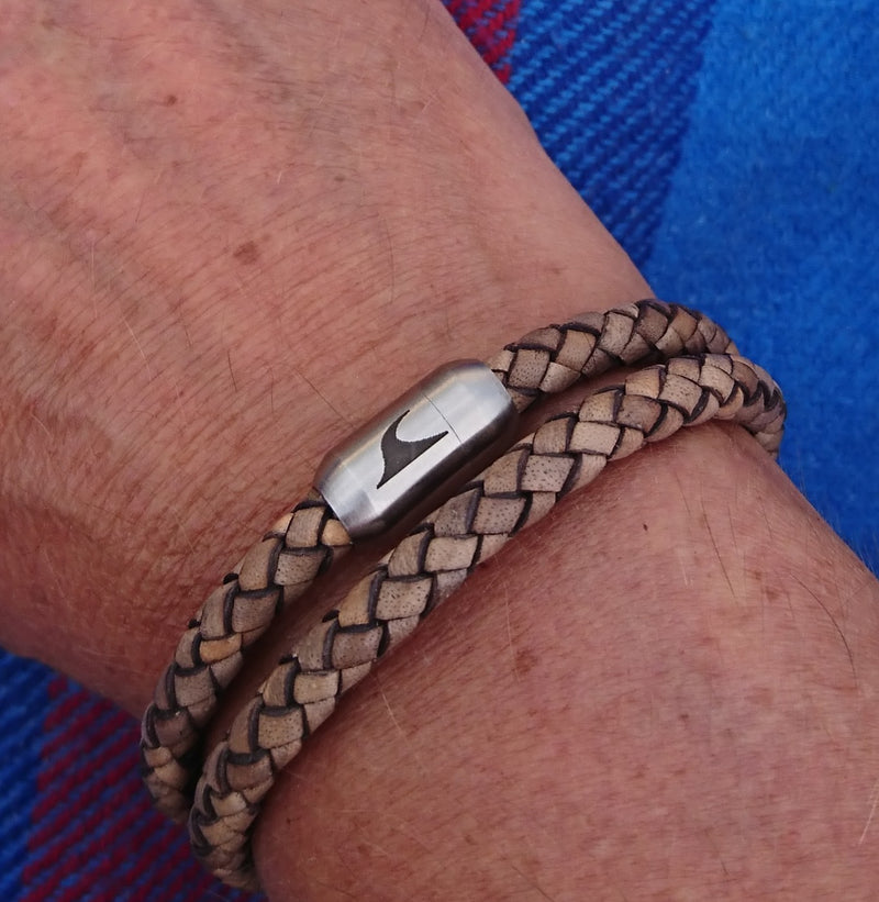 Leder-Armband-Herren-damen-hawaii-nuss-geflochten-Edelstahlverschluss-getragen-wavepirate-shop-f