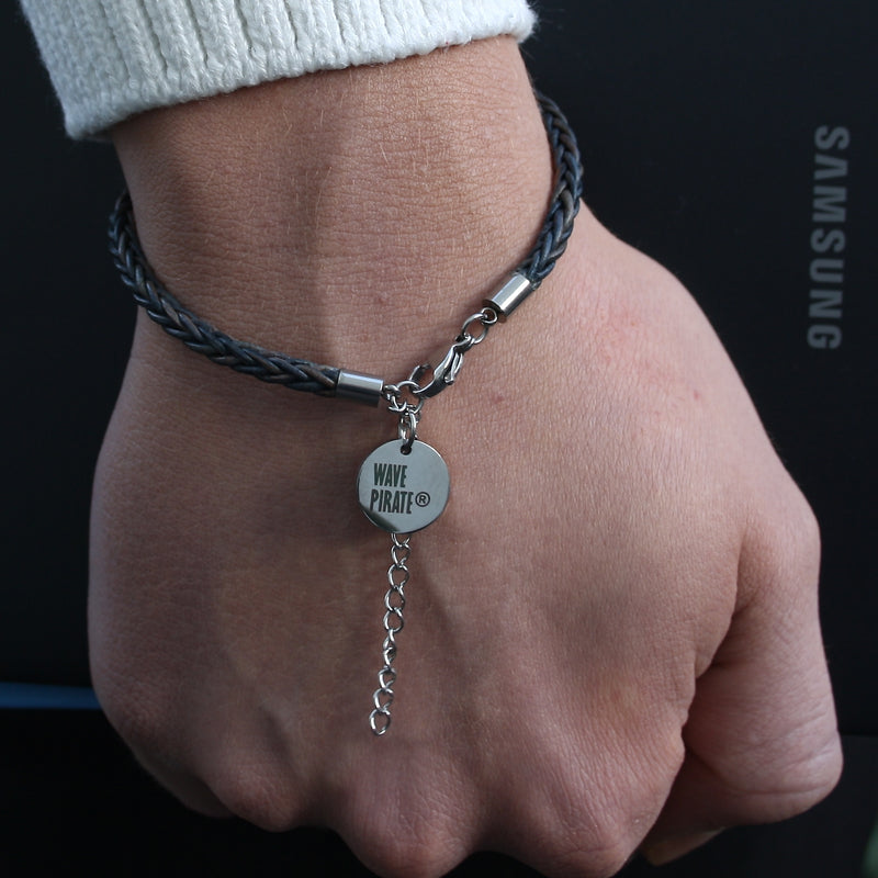 Leder-armband-Herren-damen-fusskette-breeze-blau-grau-geflochten--Edelstahlverschluss-getragen-wavepirate-shop-8