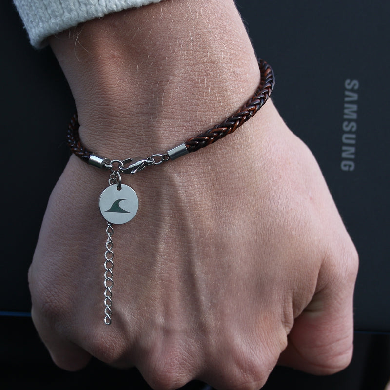 Leder-armband-Herren-damen-fusskette-breeze-braun-geflochten--Edelstahlverschluss-getragen-wavepirate-shop-8