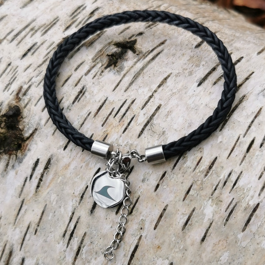 Leder-armband-Herren-damen-fusskette-breeze-schwarz-geflochten--Edelstahlverschluss-detail-wavepirate-shop-8-1