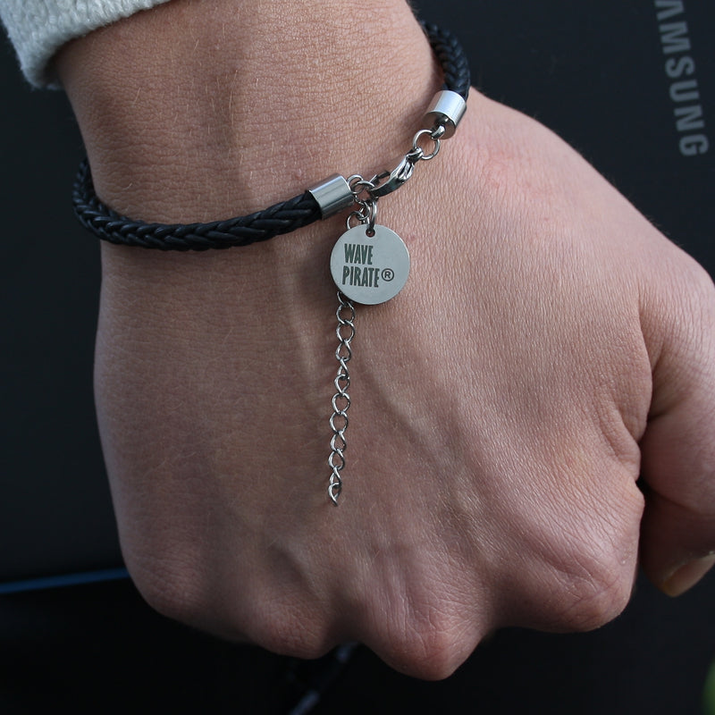 Leder-armband-Herren-damen-fusskette-breeze-schwarz-geflochten--Edelstahlverschluss-getragen-wavepirate-shop-8