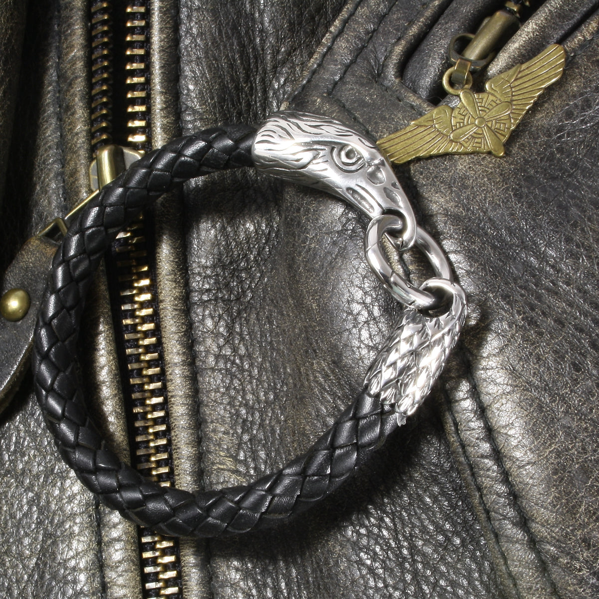 Leder-armband-Herren-eagle-adler-schwarz-geflochten-Edelstahlverschluss_-total-wavepirate-shop-f