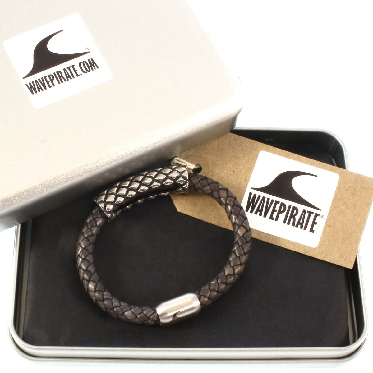 Leder-armband-Herren-max-grau-geflochten-Edelstahlverschluss-geschenkverpackung-wavepirate-shop-f