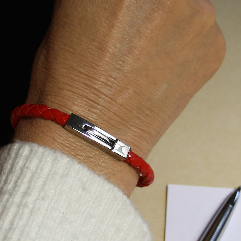 Leder-armband-damen-Herren-one-rot-geflochten-Edelstahlverschluss-getragen-wavepirate-shop-f