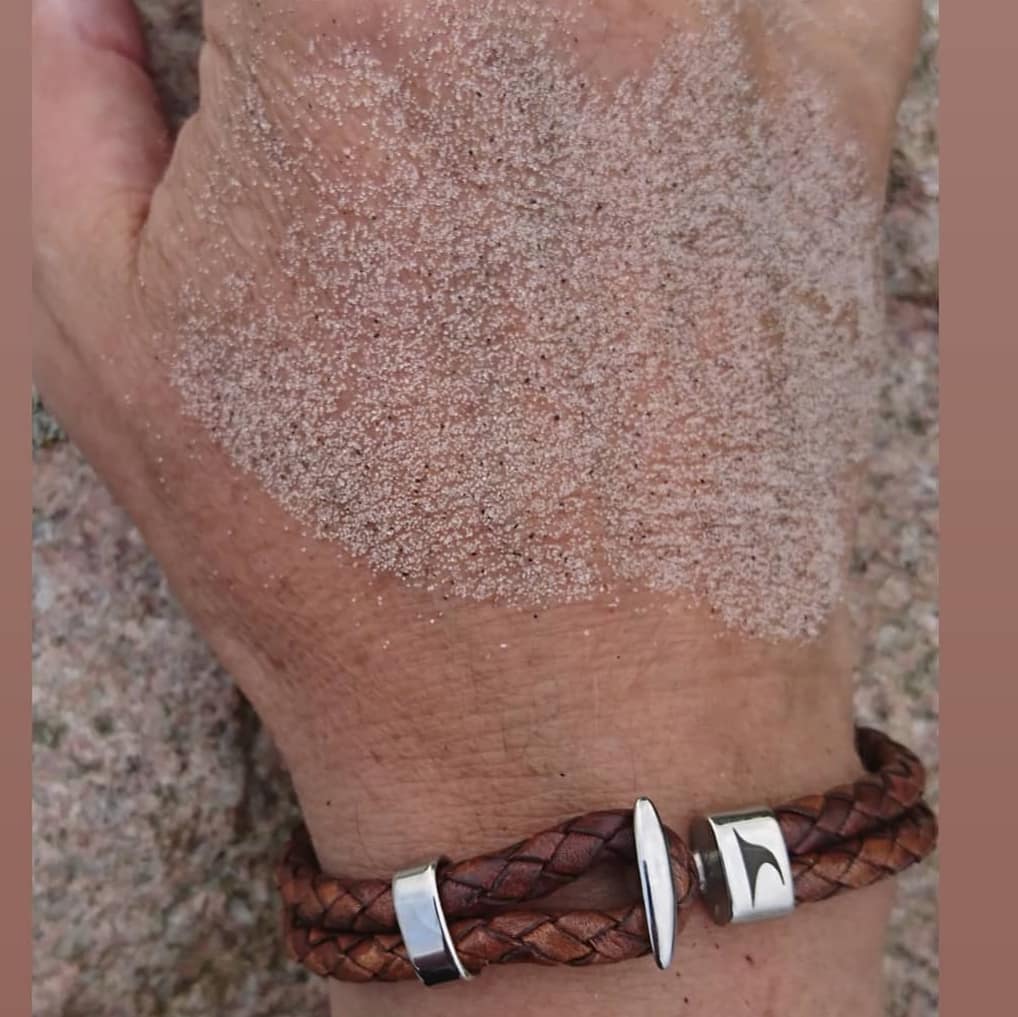 Lederarmband-Herren-Damen-Aruba-cognac-geflochten-Edelstahlverschluss-detail-wavepirate-shop-f