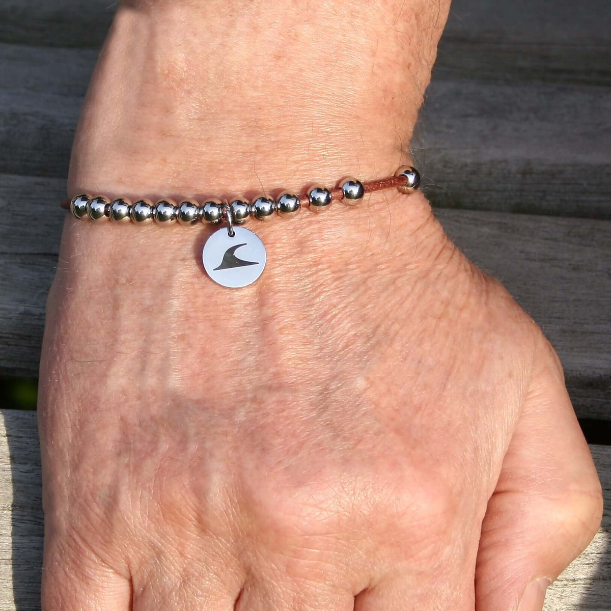 Lederarmband-Herren-damen-fusskette-aloha-bordeaux-Edelstahlverschluss-getragen-wavepirate-shop-z2-1